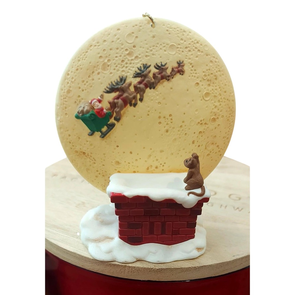 1997 Hallmark Keepsake Ornament Happy Christmas to All! Santa Moon QXC5132 boxed